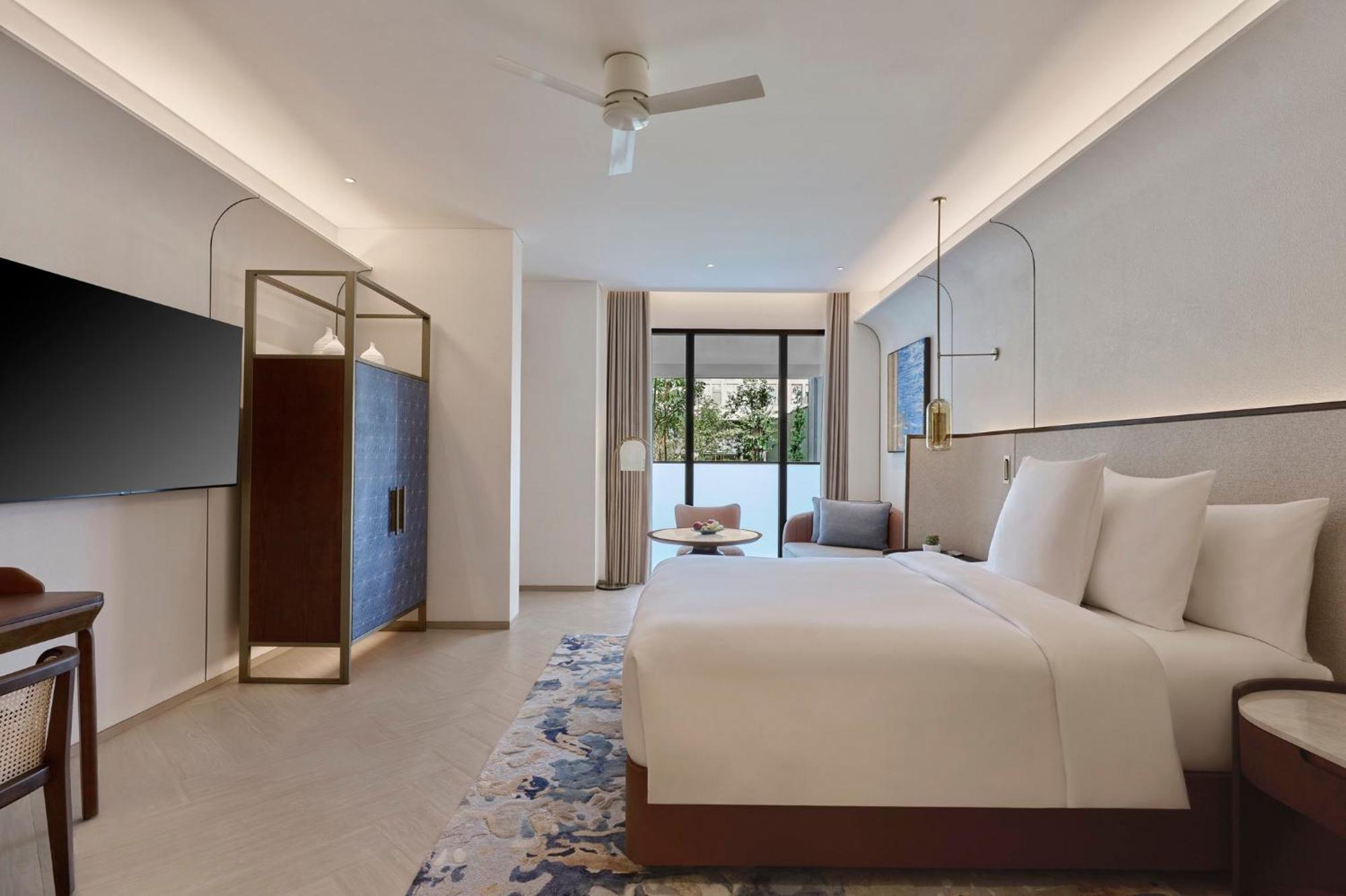 Classic King Room with Garden View